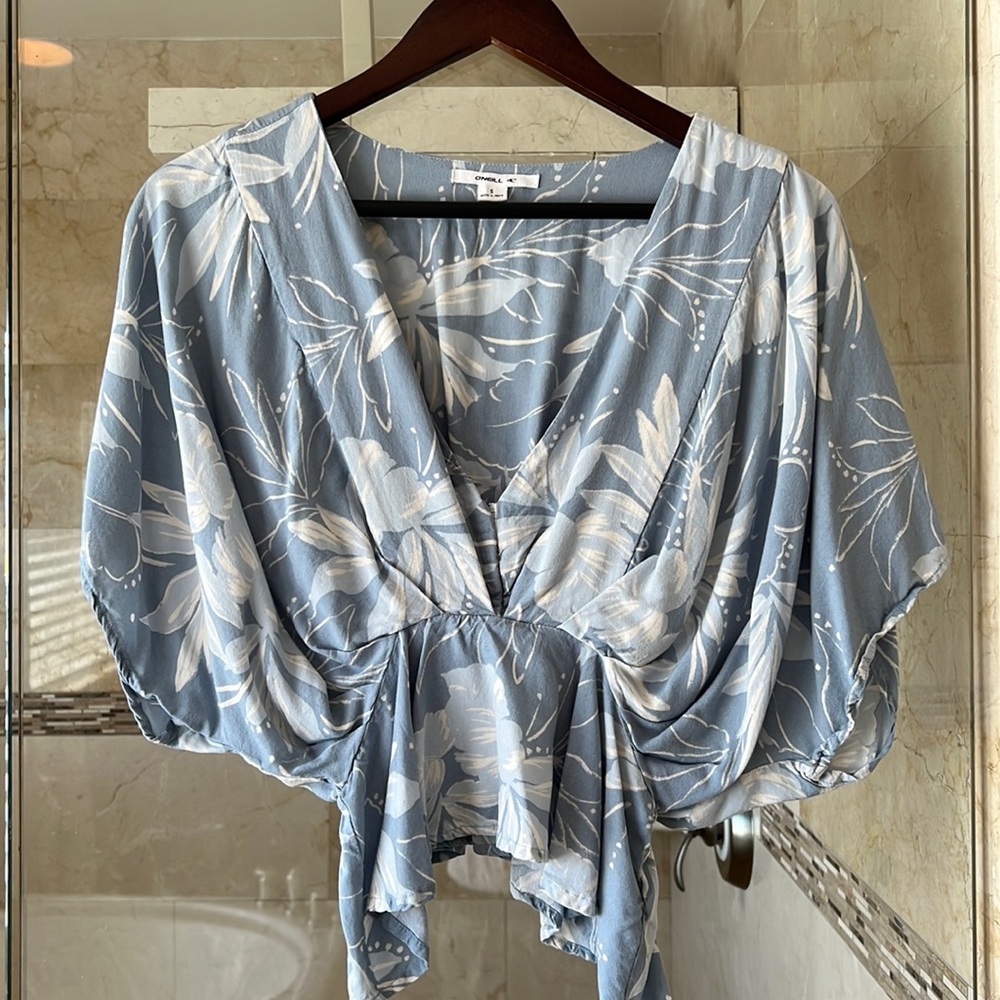 *SOLD* O’Neill top, Size:Small, worn once